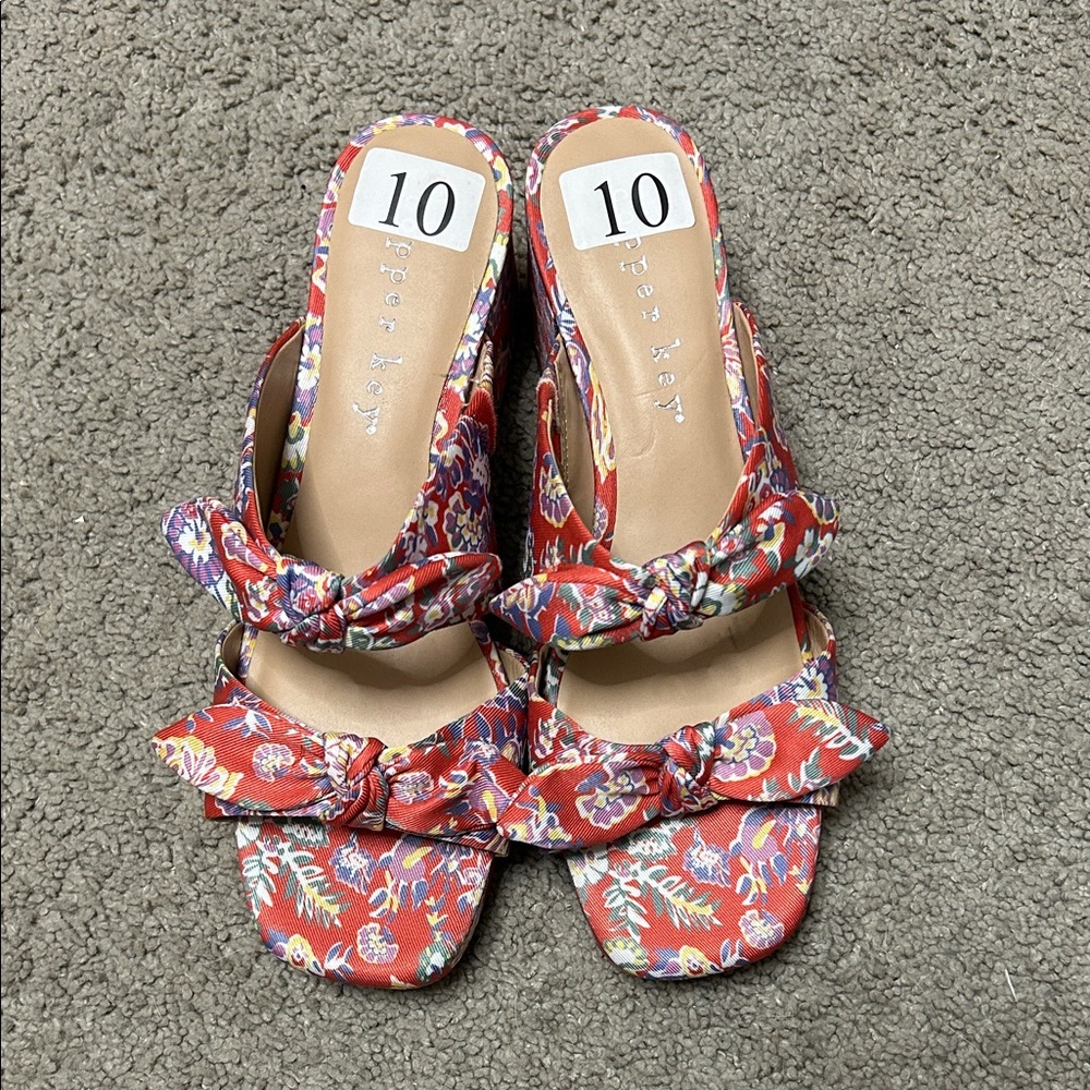 Copper Key Red Floral Women's Sandals
